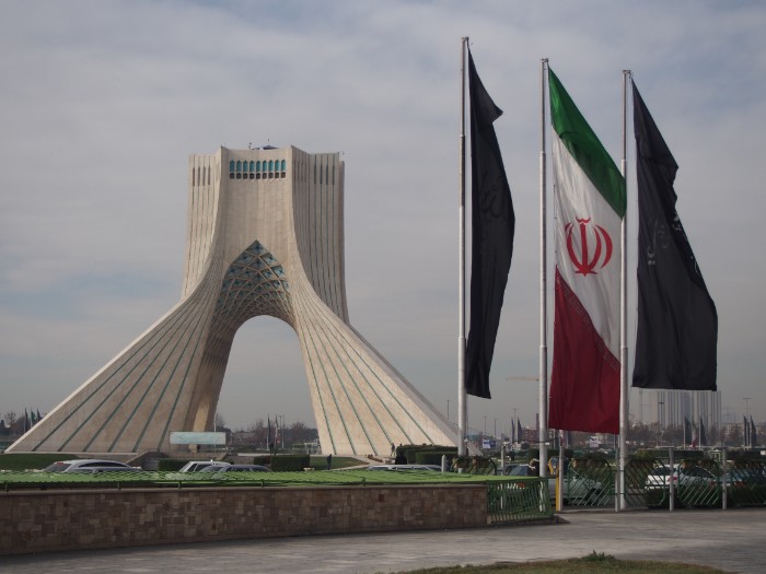 テヘランのアザーディタワー